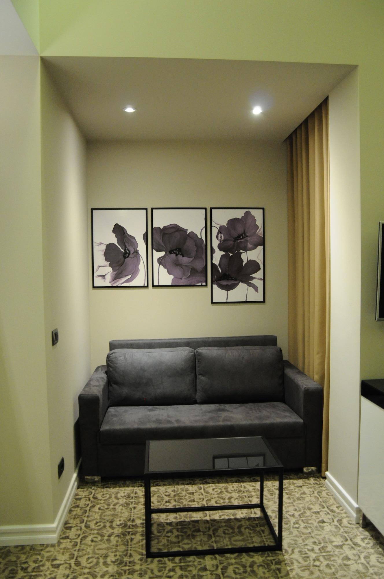 Senator 4* Tirana